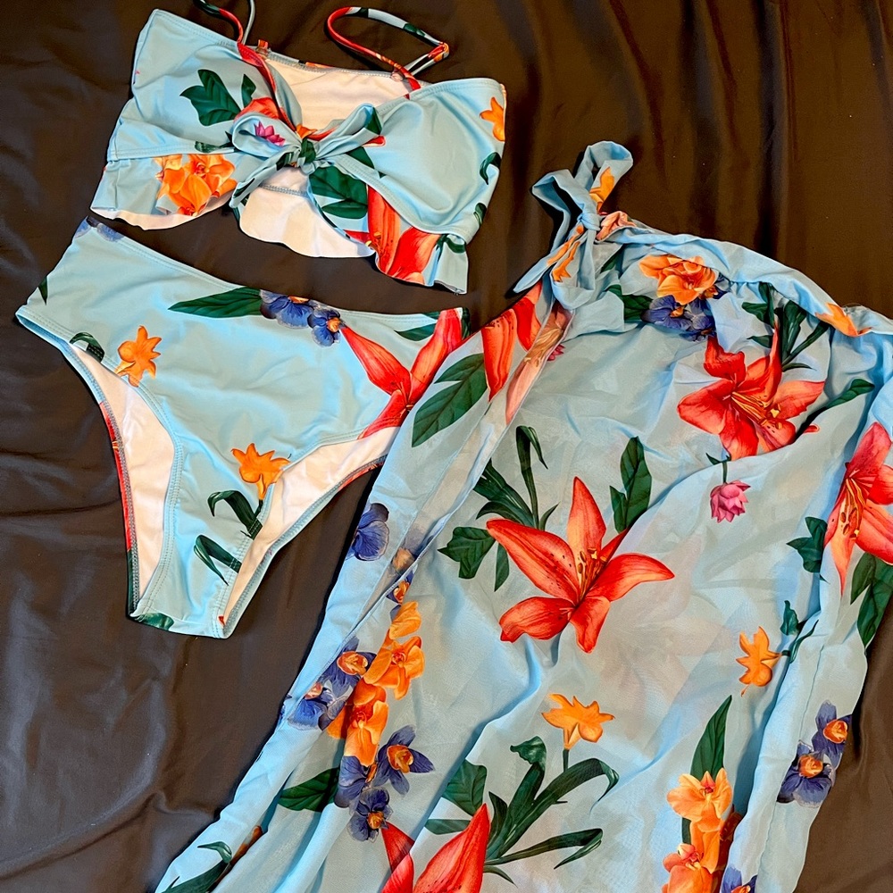 3 Piece Floral Print Ruffle Hem Beach Swimsuit